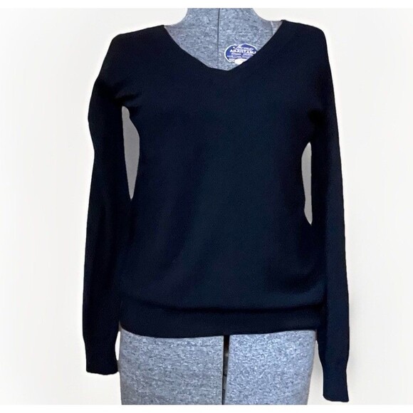 J.Crew 100% Cashmere V-Neck Sweater Women’s Small Black Soft Classic Pullover - Picture 1 of 7